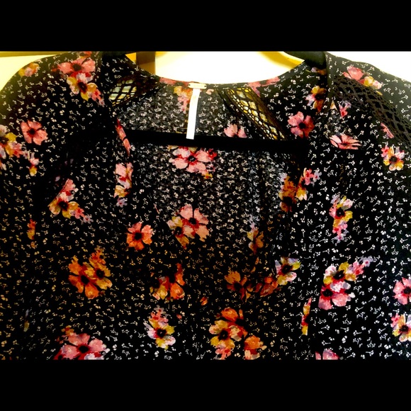 Free People Top Floral - Picture 2 of 7